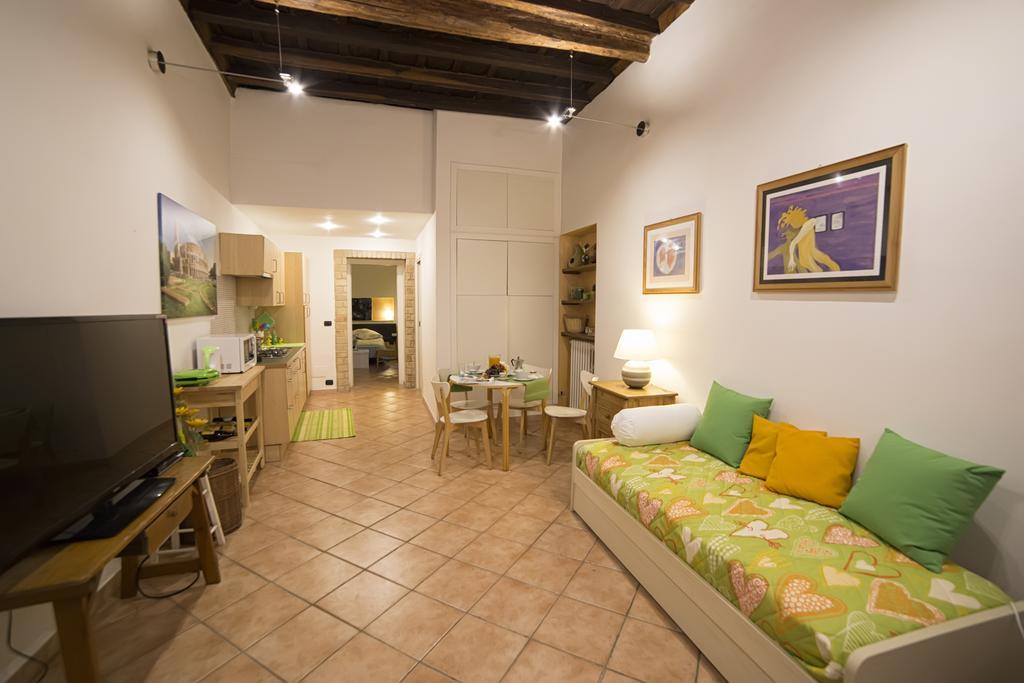 Coliseum Rome Apartments Szoba fotó